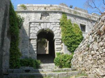 Porte du Chateau de Portovenere