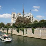 Visiter Paris en bateau le jour ou la nuit, comment choisir ?