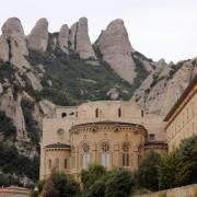 Les montagnes en dents de scie Montserrat