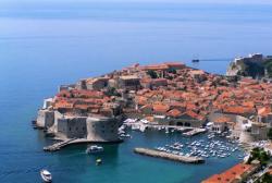 Vue générale de la vieille ville fortifiée de Dubrovnik