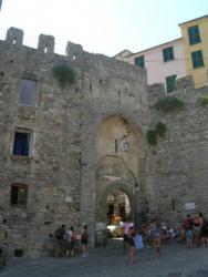 Porte d'entrée du château Doria de portovenere