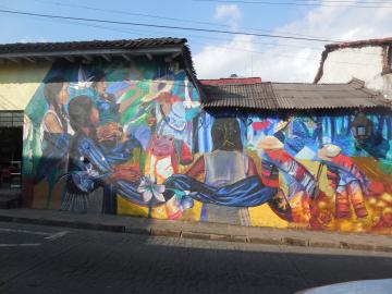 Peinture purépecha dans les rues d’Uruapan
