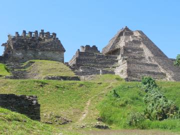 Vue sur la pyramide principale