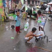 Mission de secours aux Philippines après le typhon Haiyan de 2013