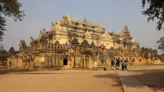 Monastère de Maha Aung Mye Bonzan à Inwa